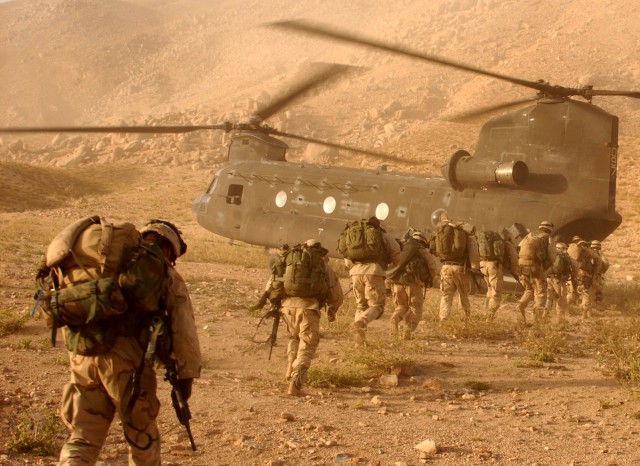 ”Playing with fire” sau retragerea americanilor din Afganistan